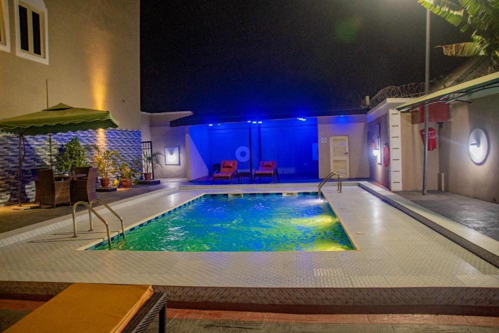 Crownsville Hotel - Airport Road Port Harcourt Exterior foto